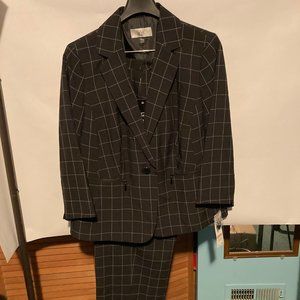 Black Le Suit Size 14 With White Check NWT